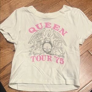 American Eagle Outfitters White and Pink Short Graphic Tee